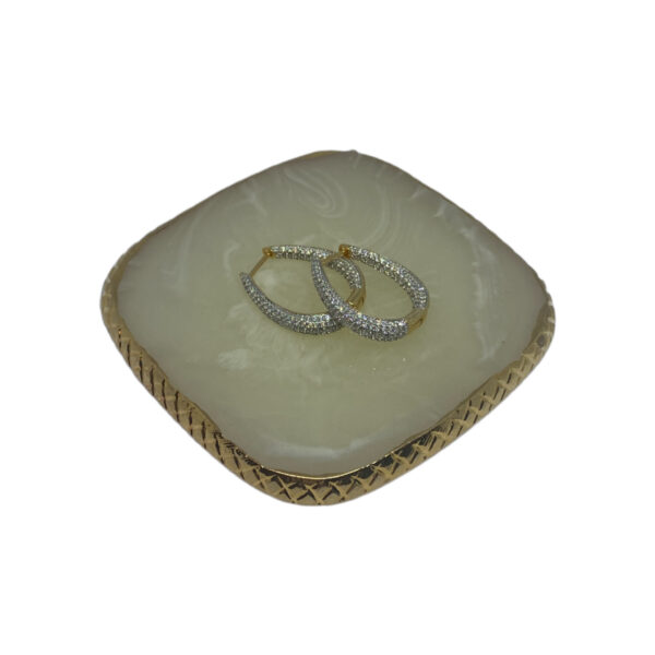 Brincos White Queen - Image 3